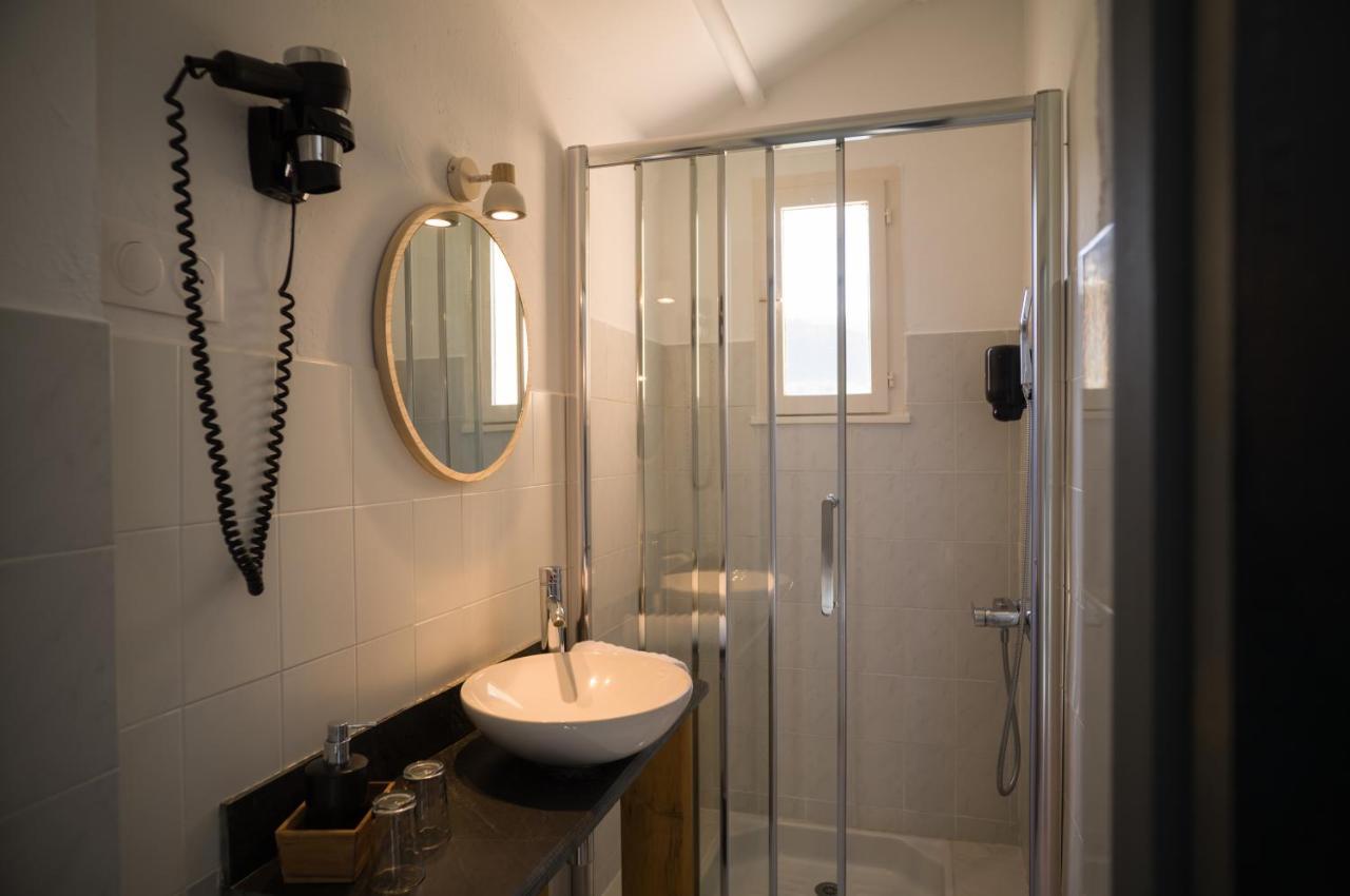 Hotel - Restaurant U Santu Petru Saint-Florent  Esterno foto